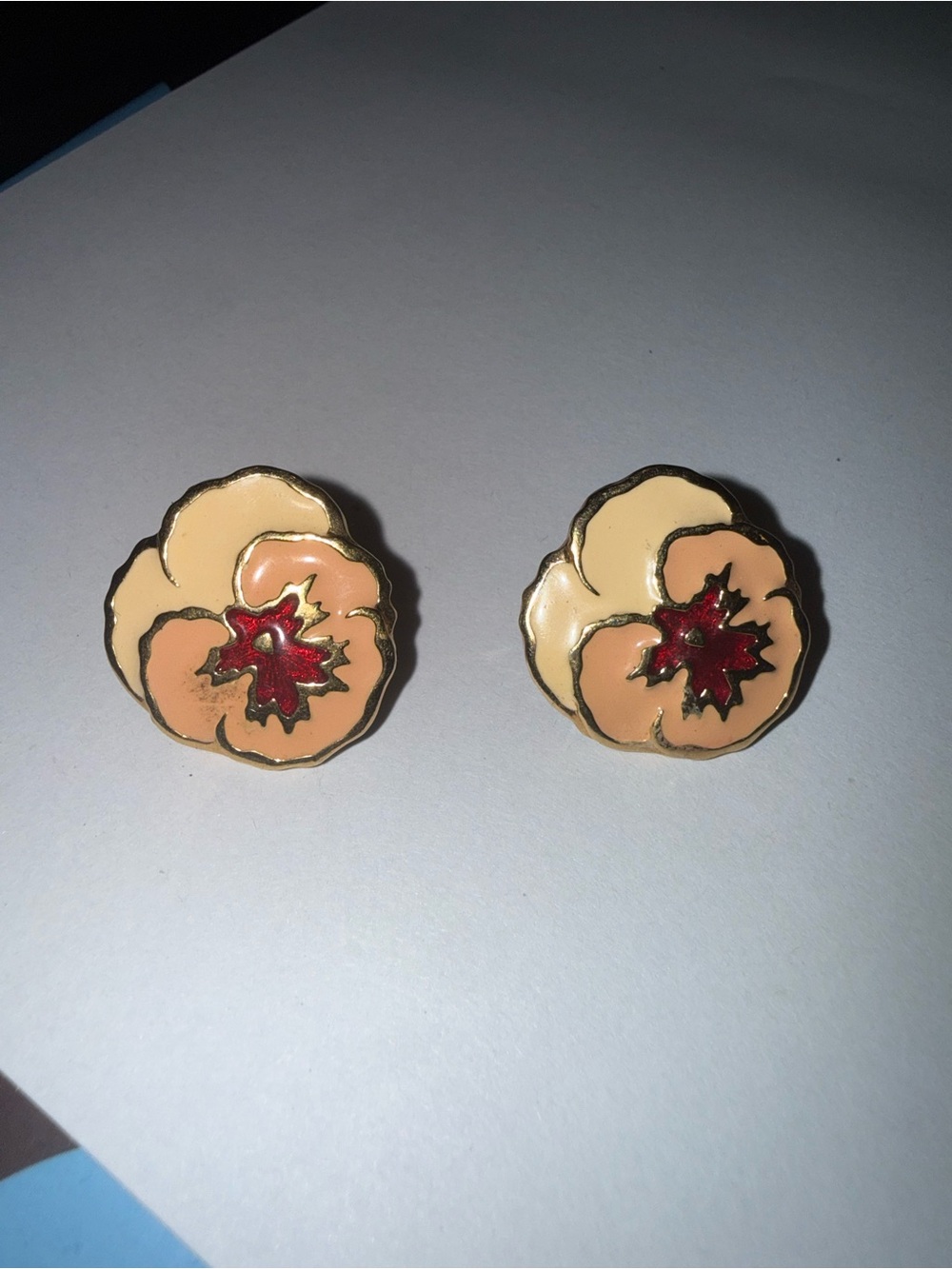 Vintage Avon Enameled Pink Pansy earrings, Pierced, "Full Bloom", 1990's.